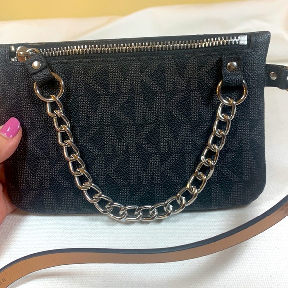 Michael Kors Handbags - NWT Michael Kors Belt Bag XL Black and Gray Adjustable